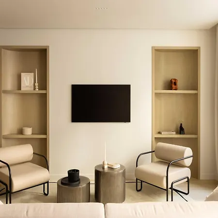Апартаменты Luxury Flat -2Br 8P- Madeleine Saint Honore Париж